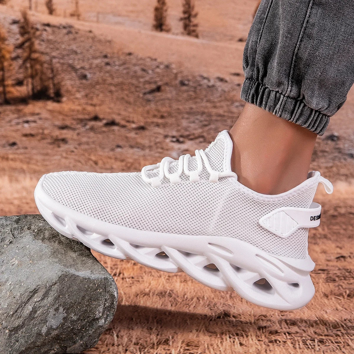 Men's Running Shoes 2024 Mens White Sneakers Shoes Mesh Breathable Outdoor Tennis Walking Gym Shoes for Men Plus Size 39-47