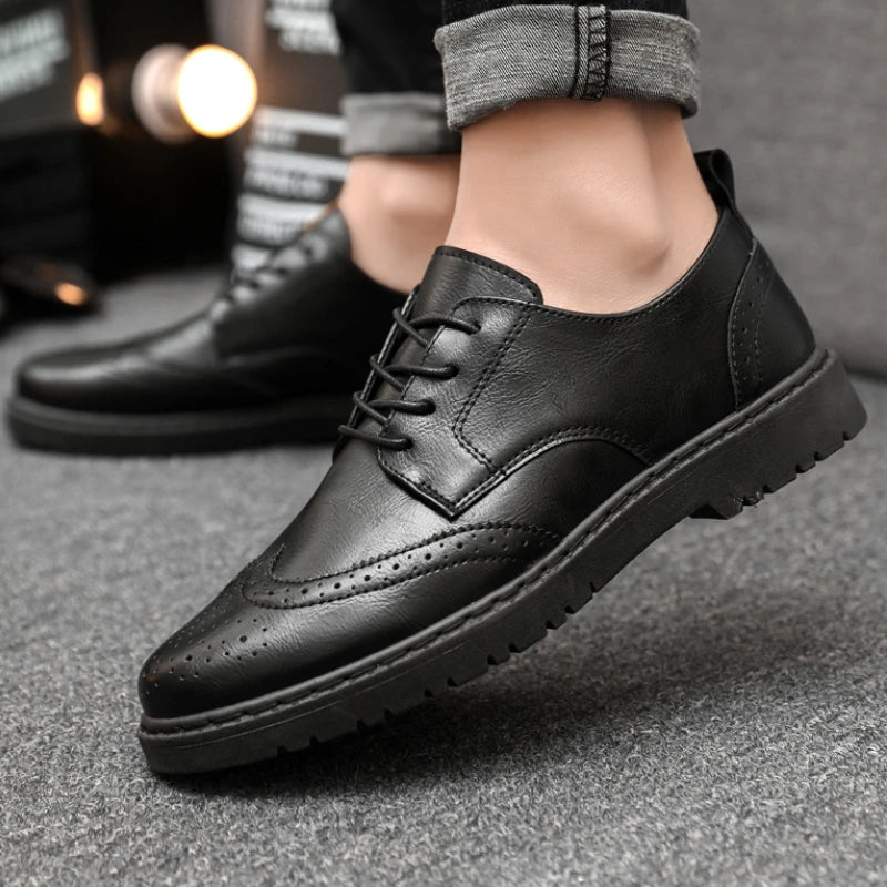 2024 New Men Oxford Shoes Luxury High Quality Brogue Dress Shoes for Men Classic Business Leather Shoes Fashion Men Casual Shoe