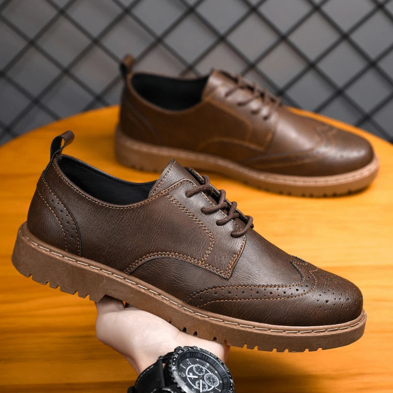 2024 New Men Oxford Shoes Luxury High Quality Brogue Dress Shoes for Men Classic Business Leather Shoes Fashion Men Casual Shoe