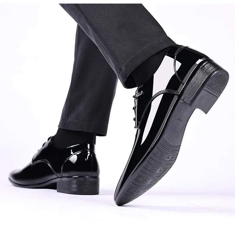 Trending Classic Men Dress Shoes for High Quality Men Oxfords Patent Leather Shoes Lace Up Formal Leather Wedding Party Shoes