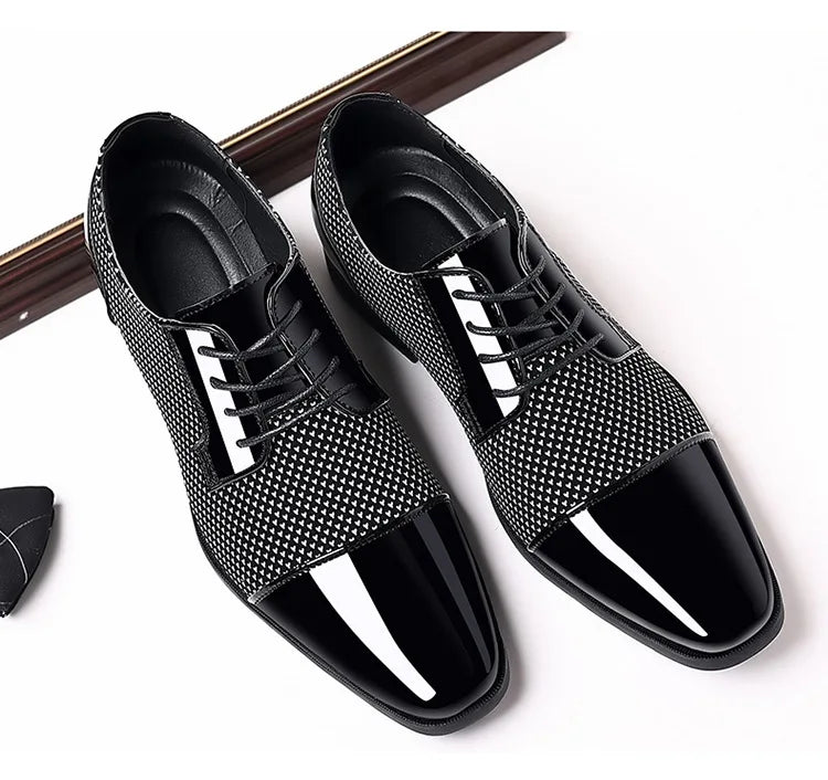 Trending Classic Men Dress Shoes For Men Oxfords Patent Leather Shoes Lace Up Formal Black Leather Wedding Party Shoes2023