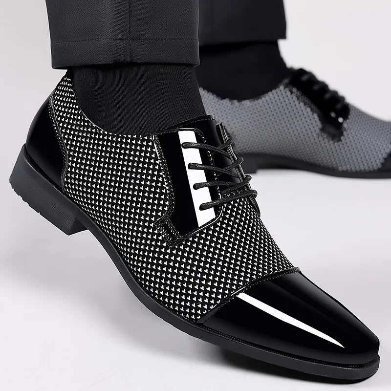 Trending Classic Men Dress Shoes For Men Oxfords Patent Leather Shoes Lace Up Formal Black Leather Wedding Party Shoes2023