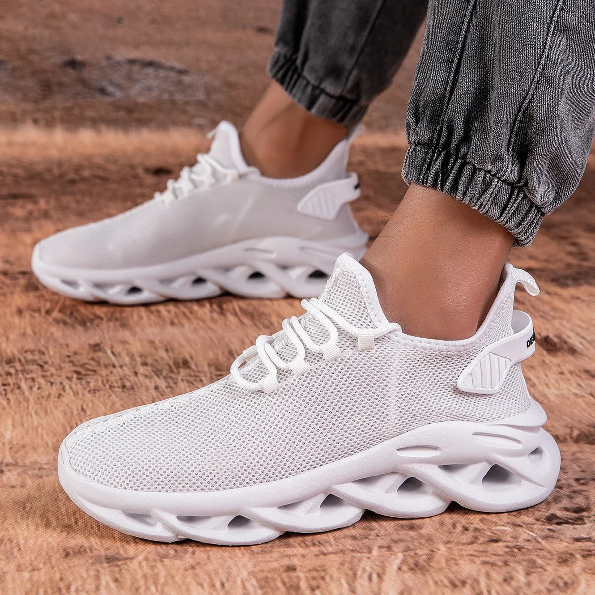 Men's Running Shoes 2024 Mens White Sneakers Shoes Mesh Breathable Outdoor Tennis Walking Gym Shoes for Men Plus Size 39-47